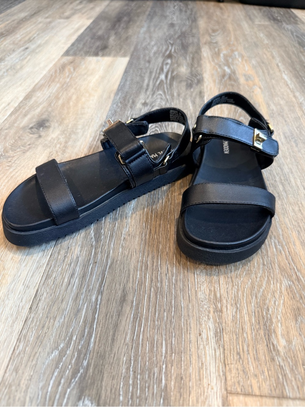 Steve Madden Girls JBRENN Black Sandals Size 2 Kids Gold Hardware